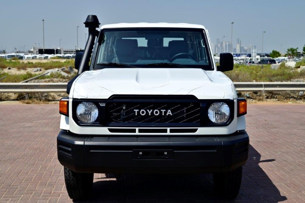 تويوتا لاند كروزر 70 2024 TOYOTA LAND CRUISER 76 HARDTOP V6 4.2L DIESEL 4WD 5-SEATER MT