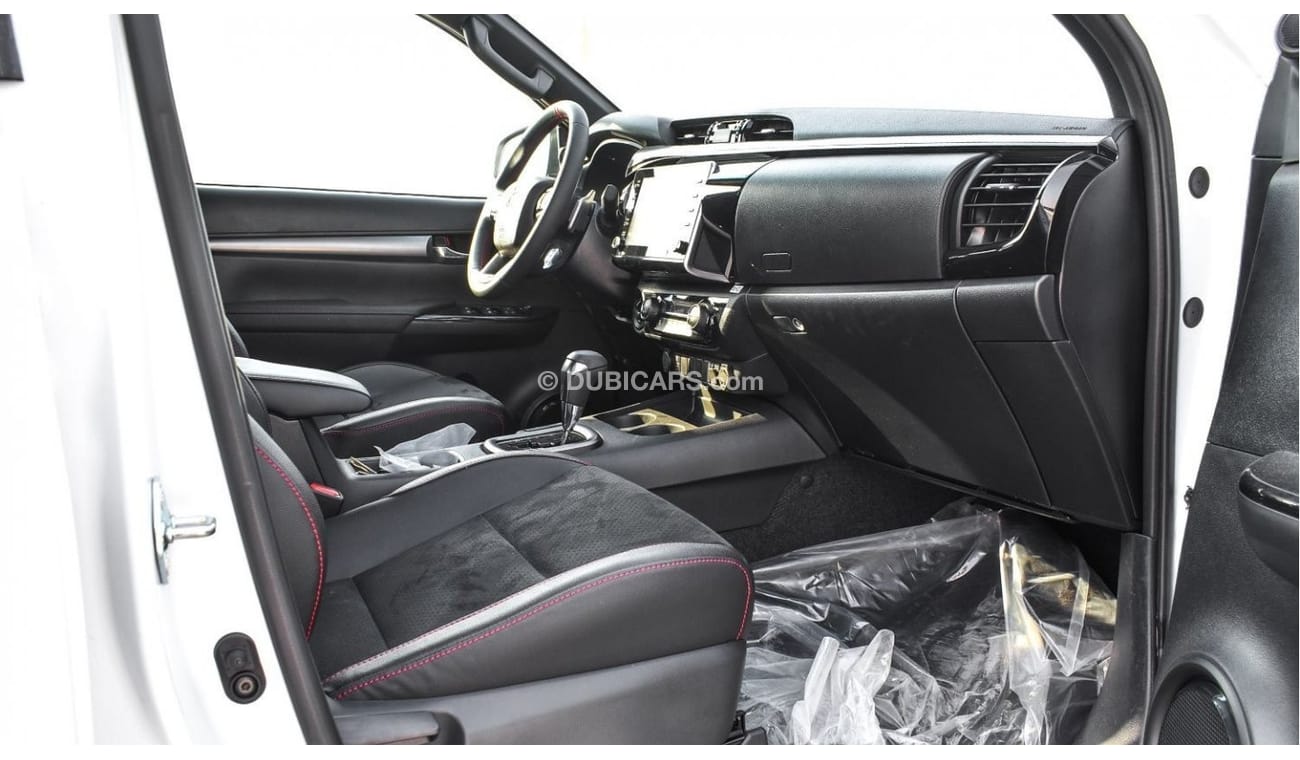 Toyota Hilux 2023 Toyota Hilux 4x4 DC 2.8 GR Sport D AT - White inside Black