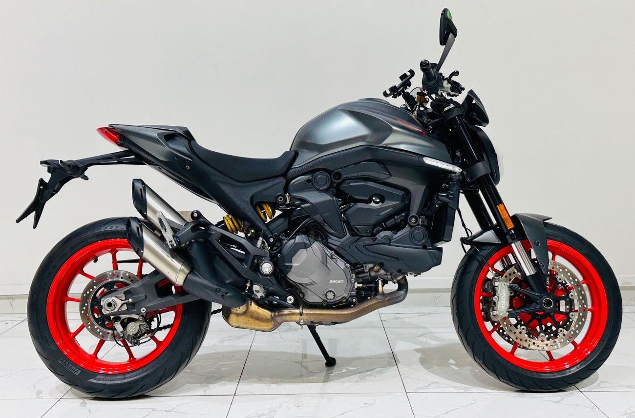 دوكاتي مونستر بلس