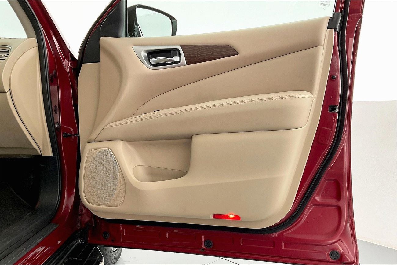 Nissan Pathfinder SV