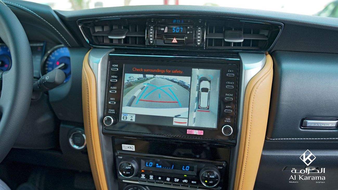 تويوتا فورتونر 4.0L V6 - SR5 - 360 Camera - Diff Lock - Cooling Leather Seats - Cruise Control