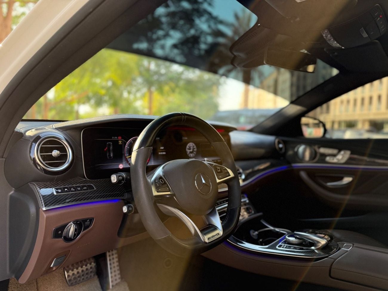 مرسيدس بنز E 63 AMG Std 5.5L