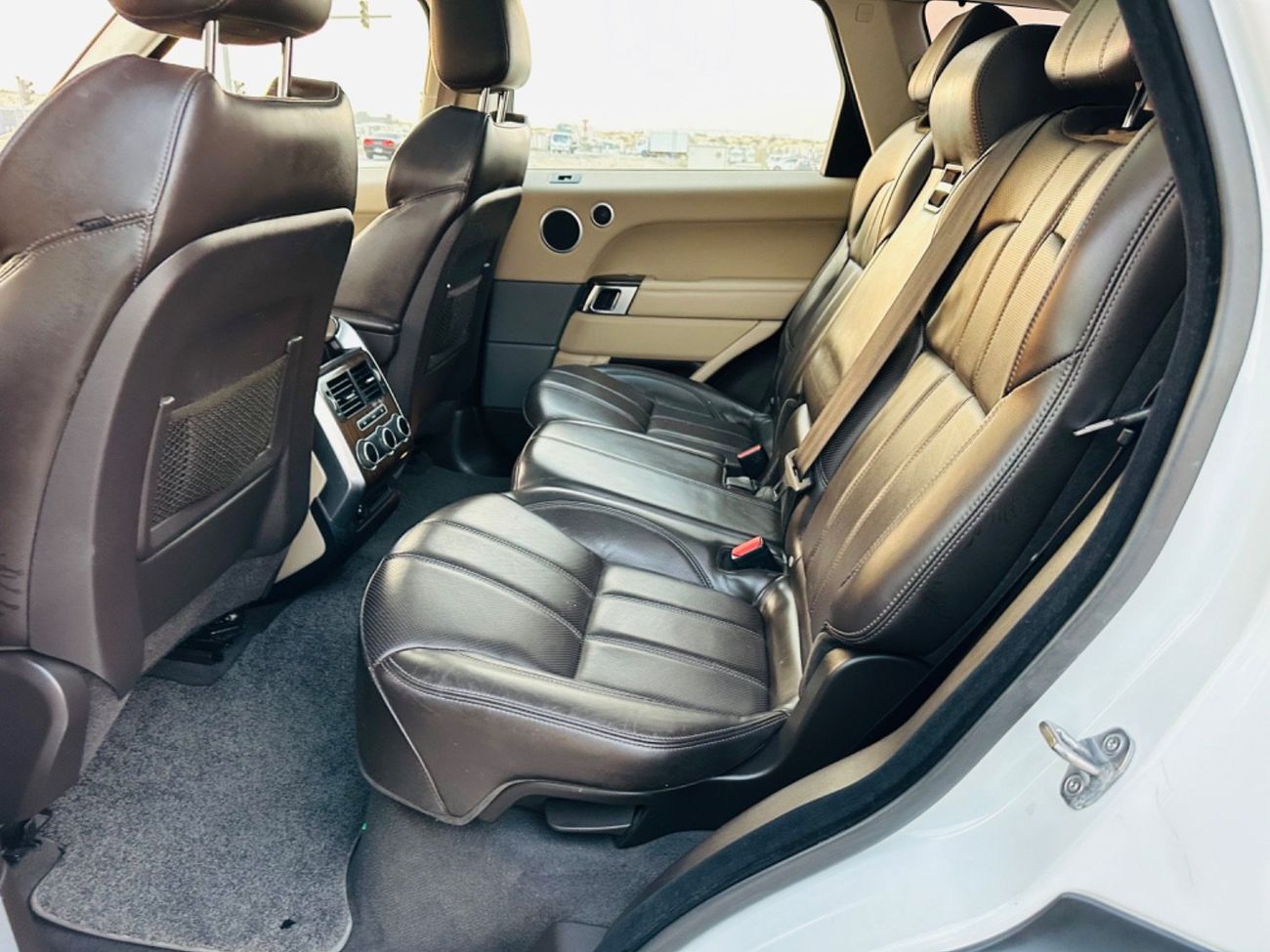 Land Rover Range Rover Sport MODEL 2017 GCC CAR PERFECT CONDITION INSIDE AND OUTSIDE FULL OPTION PANORAMIC ROOF LEATHER SEATS