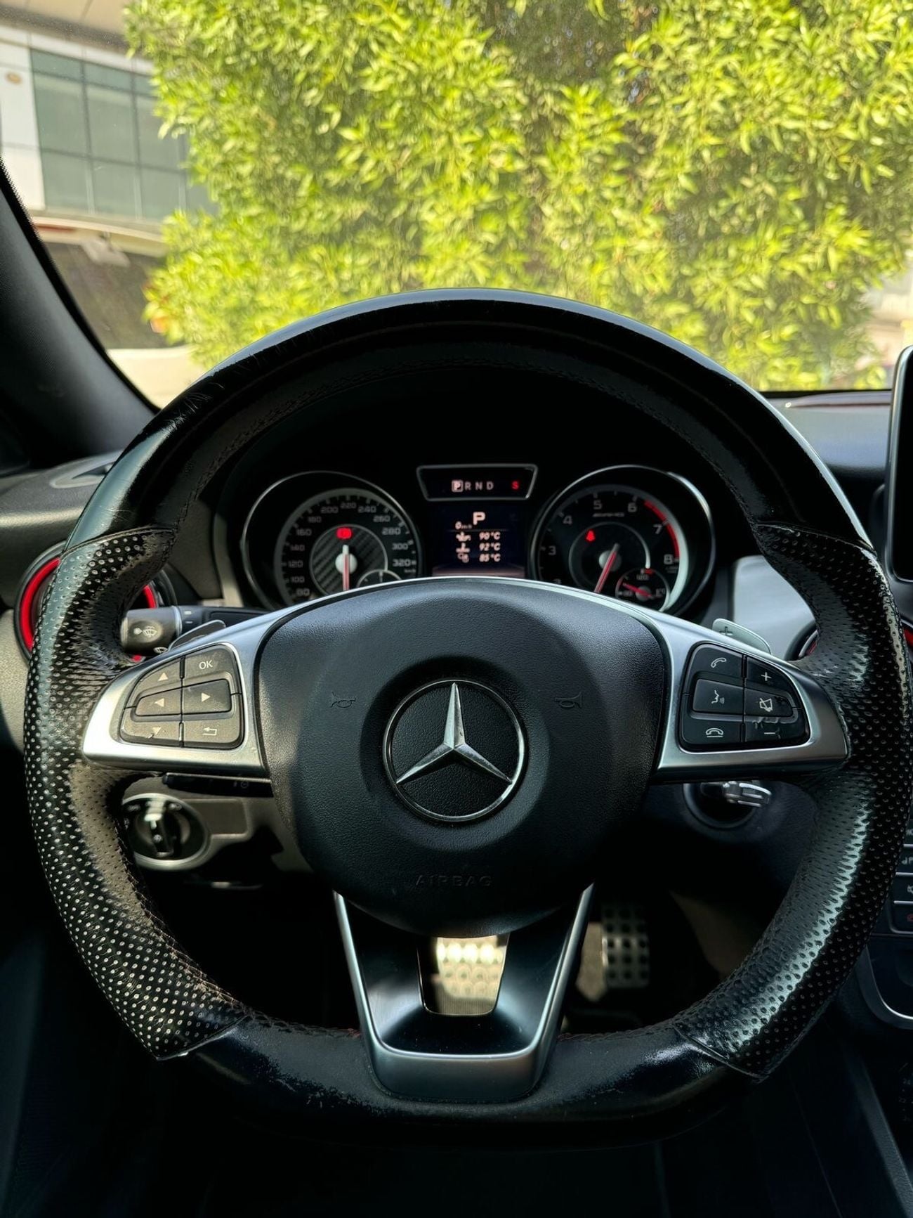 مرسيدس بنز CLA 45 AMG Std 2.0L