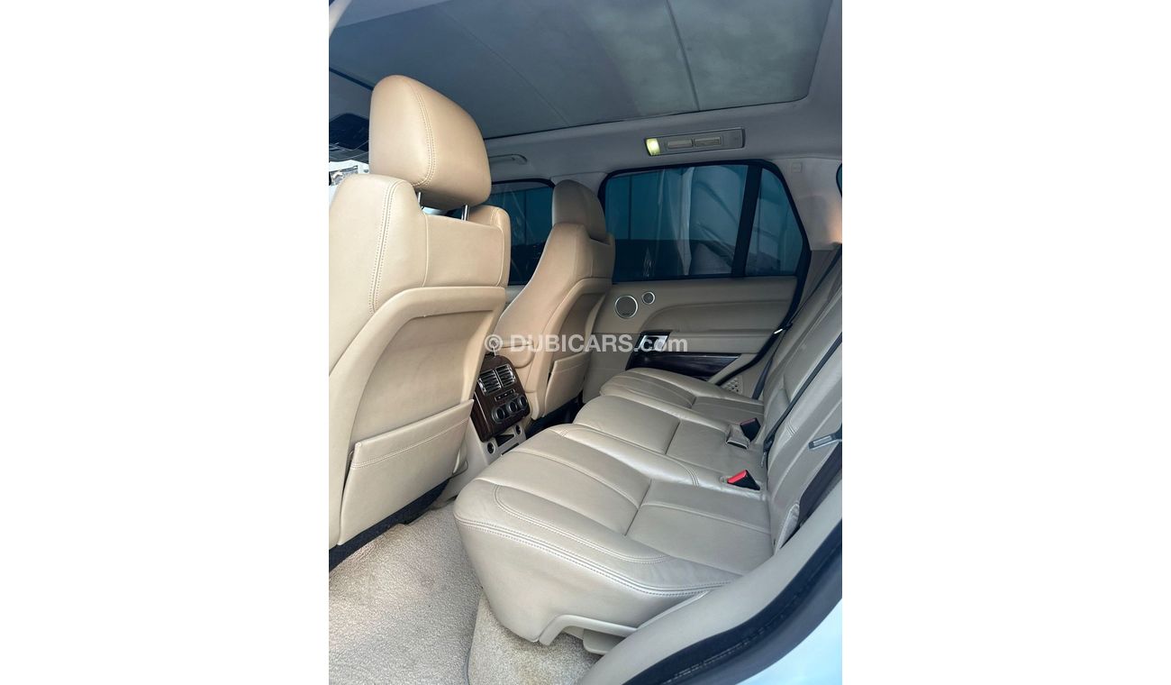 Land Rover Range Rover Range Rover Vogue 2013 V8   Price : 78.000 dirhams  mileage : 162.000 km  Gulf specifications Beige