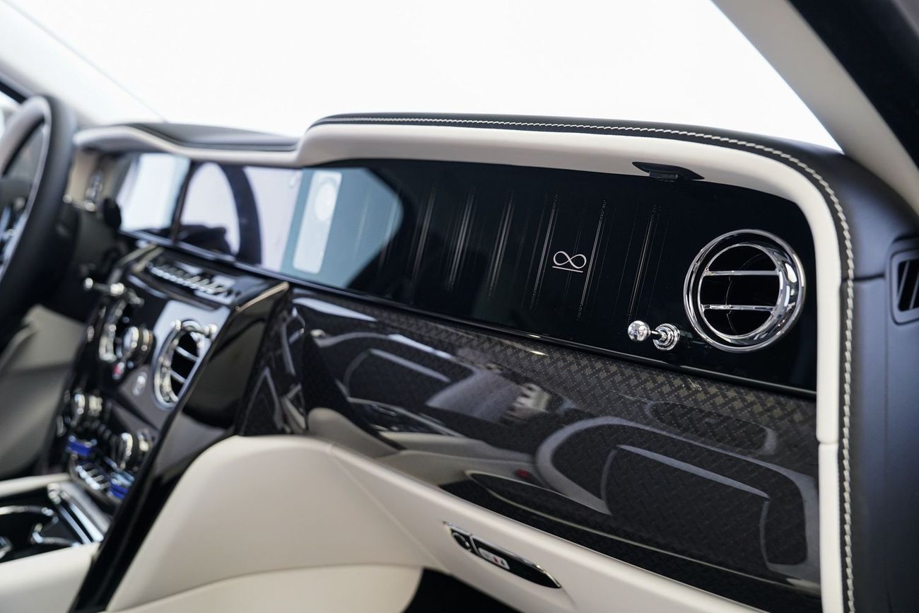 رولز رويس كولينان CULLINAN BLACK BADGE DUALTIY SEATS