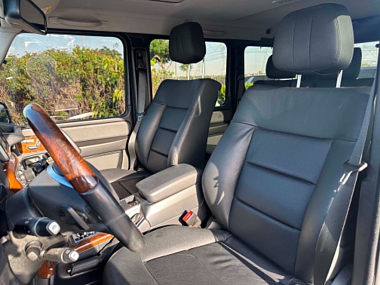 Mercedes Benz G550 Mercedes-Benz G550 2015 Less KM