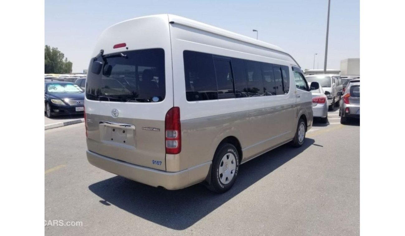 تويوتا هاياس Hiace Commuter RIGHT HAND DRIVE (Stock no PM 648 )