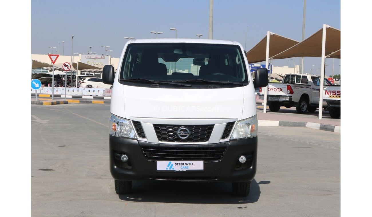 Nissan Urvan 2016 | URVAN STANDARD ROOF - 14 SEATER PASSENGER VAN WITH GCC SPECS AND EXCELLENT CONDITION