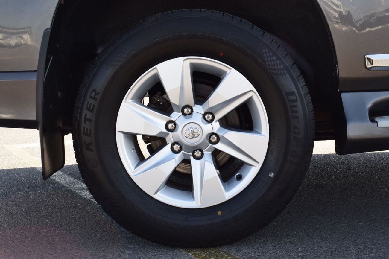 Toyota Prado diesel 2.8 liter ,right hand drive ,automatic gear ,only for export