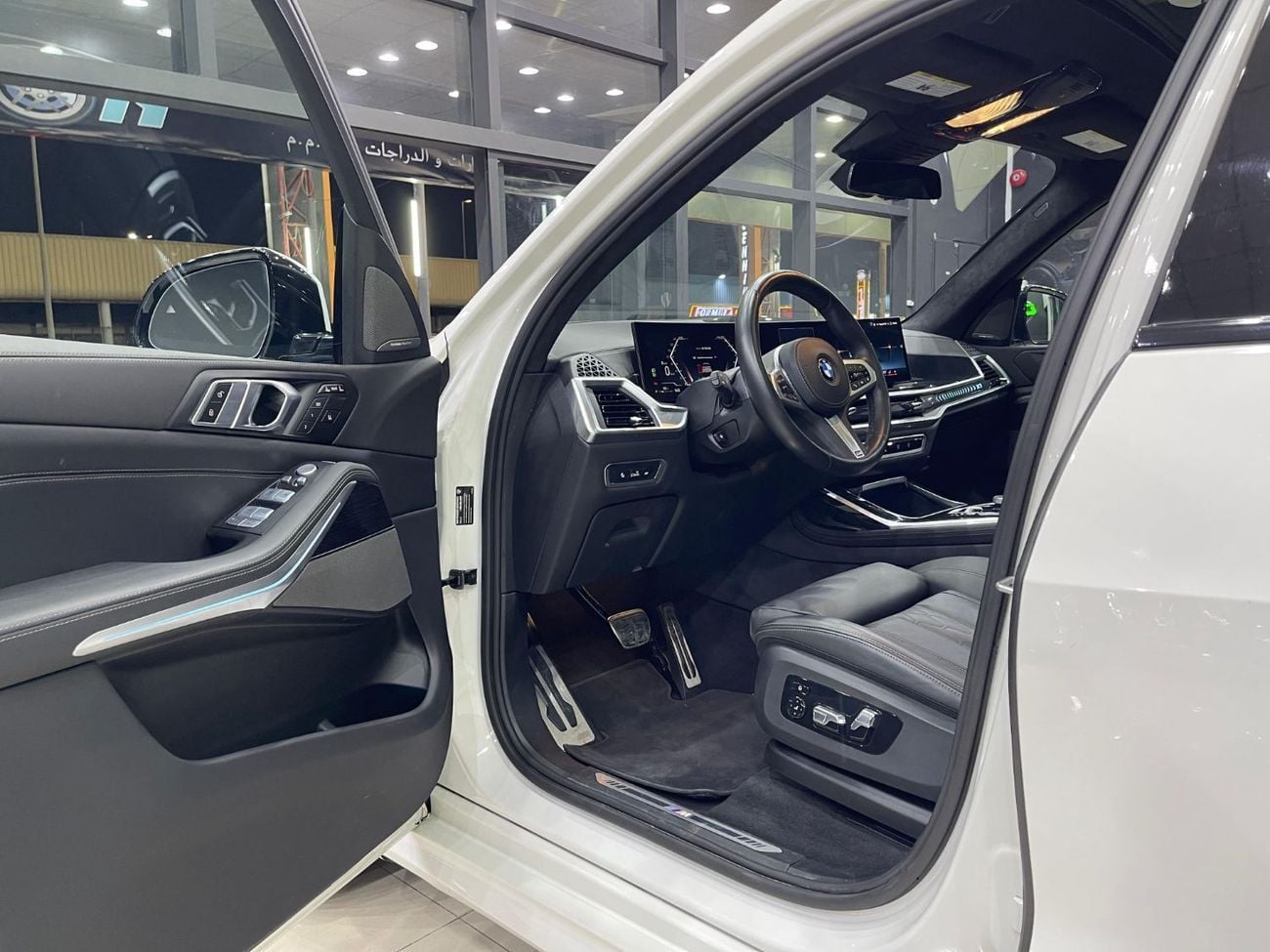 بي أم دبليو X7 40i M Sport Pure 3.0L (340 HP)