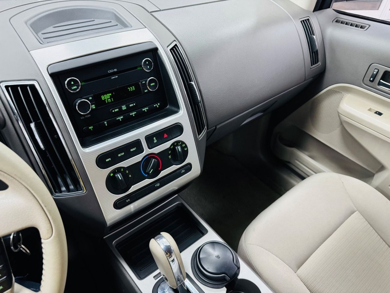 Ford Edge GCC .. Perfect Condition .. V6 ..