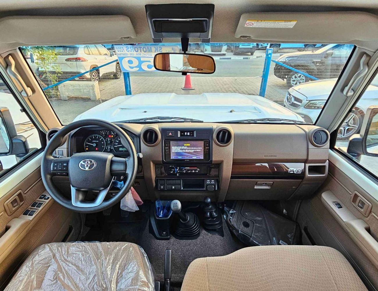 تويوتا لاند كروزر 70 LC76 LX /4.0L PETROL V6 M/T / CHROME HANDLE & MIRRORS / REAR CAMERA (CODE # 76PME)