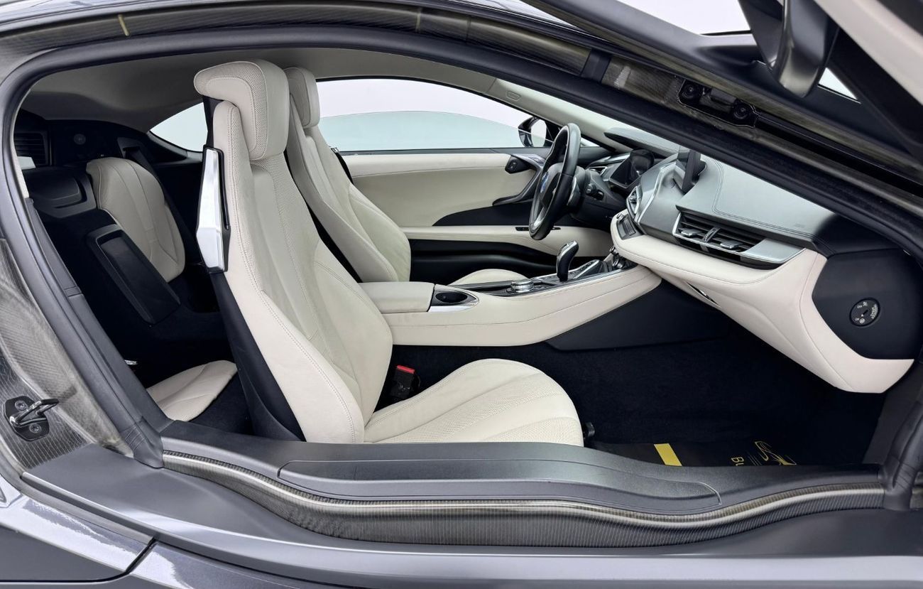 BMW i8 Plug-In Hybrid 1.5L 2015 BMW i8 eDrive, BMW Service History, Excellent Condition, Low Km, GCC