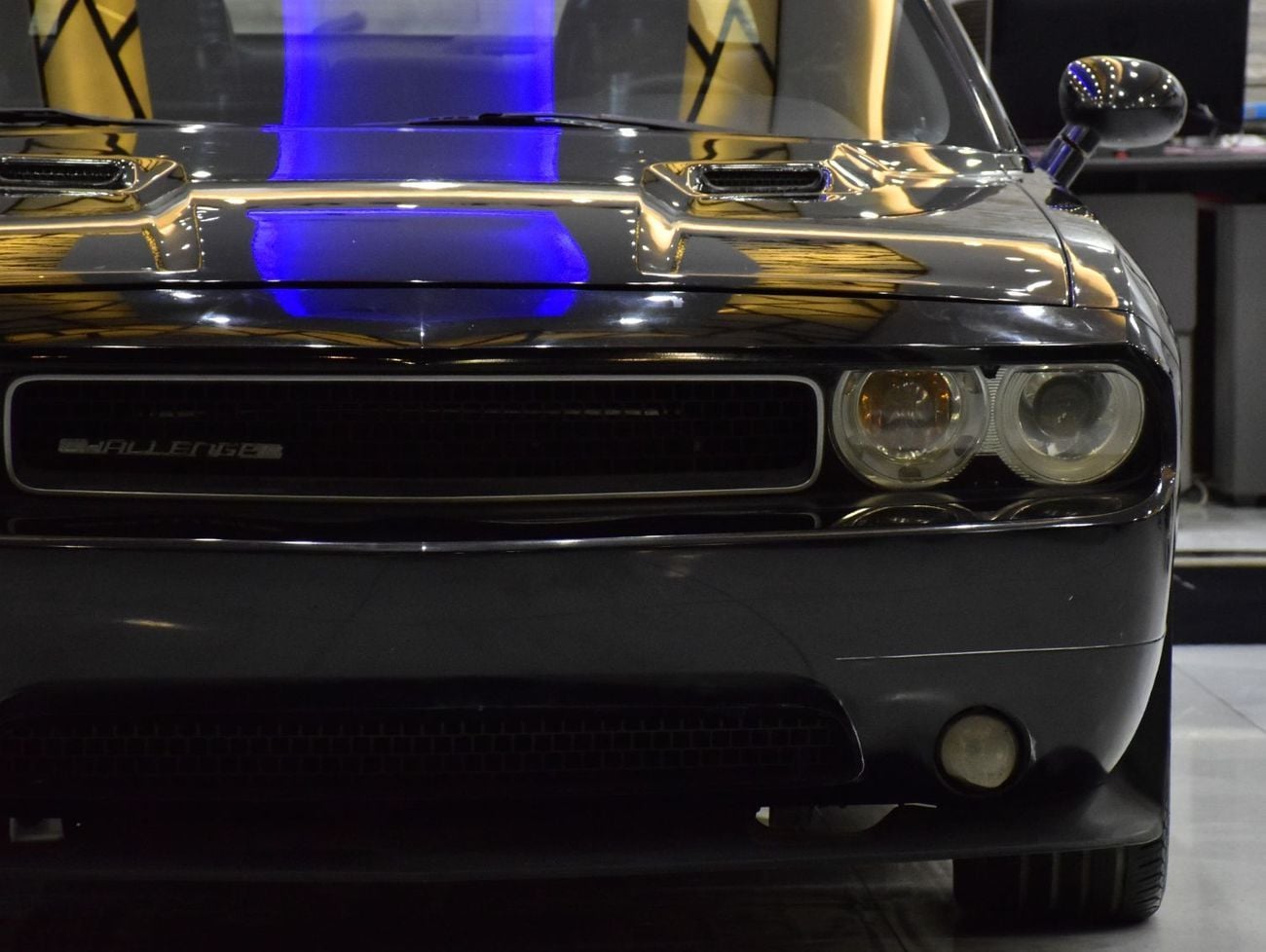 دودج تشالينجر SRT8 EXCELLENT DEAL for our Dodge Challenger ( 2012 Model ) in Black Color American Specs
