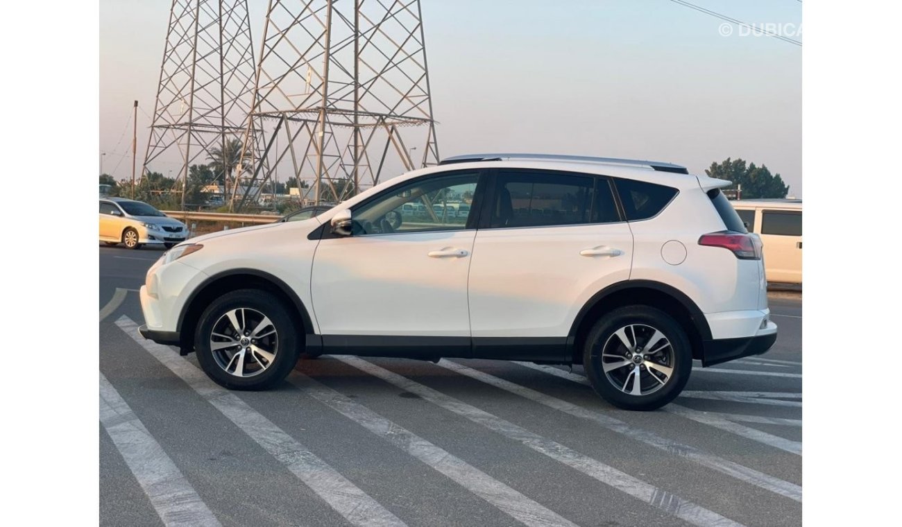 Toyota RAV4 2018 Toyota Rav4 XLE With Sunroof  / EXPORT ONLY / فقط للتصدير