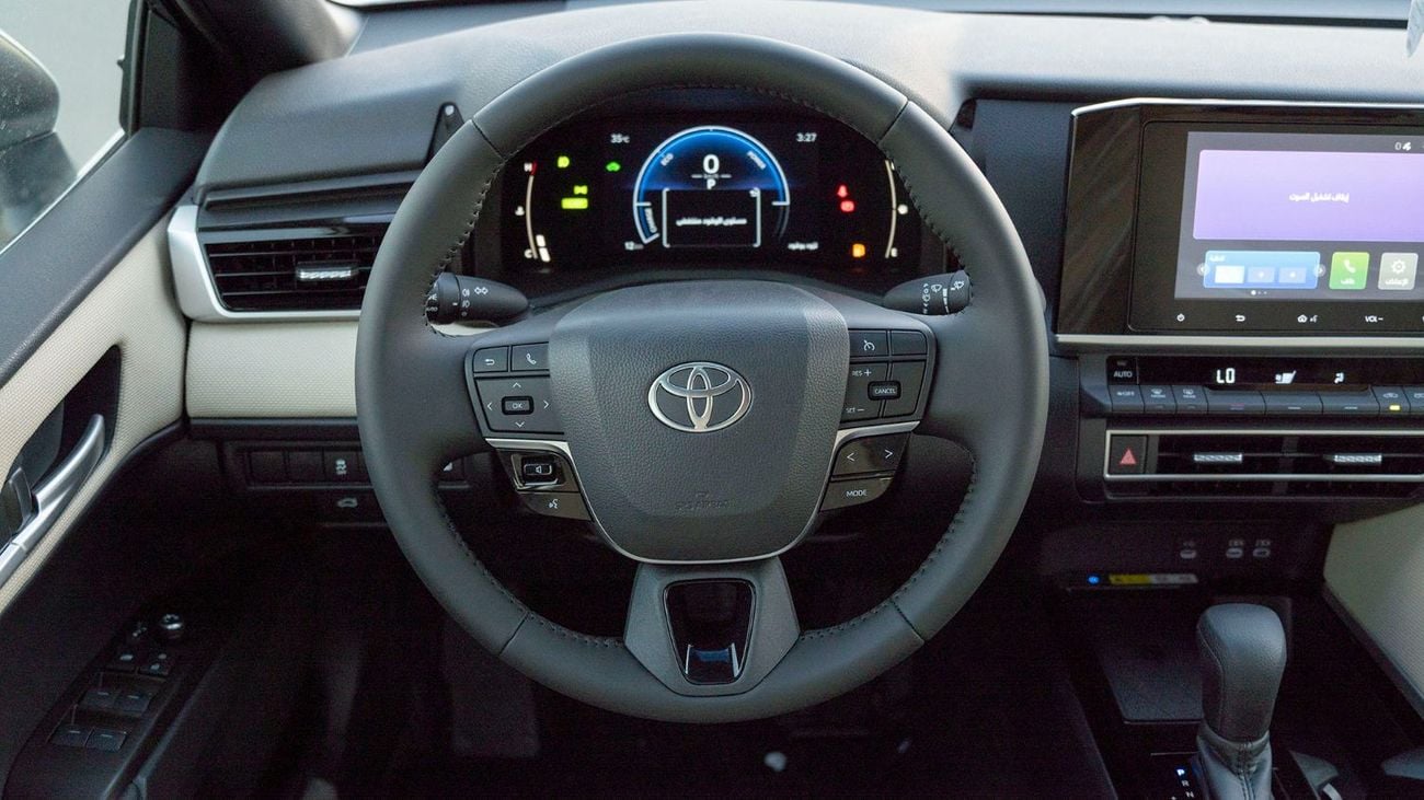 Toyota Camry 2025 Toyota Camry E-plus 2.5L Hybrid AT (White)