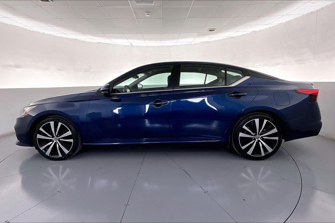 Nissan Sunny SV | 1 year free warranty | 0 Down Payment