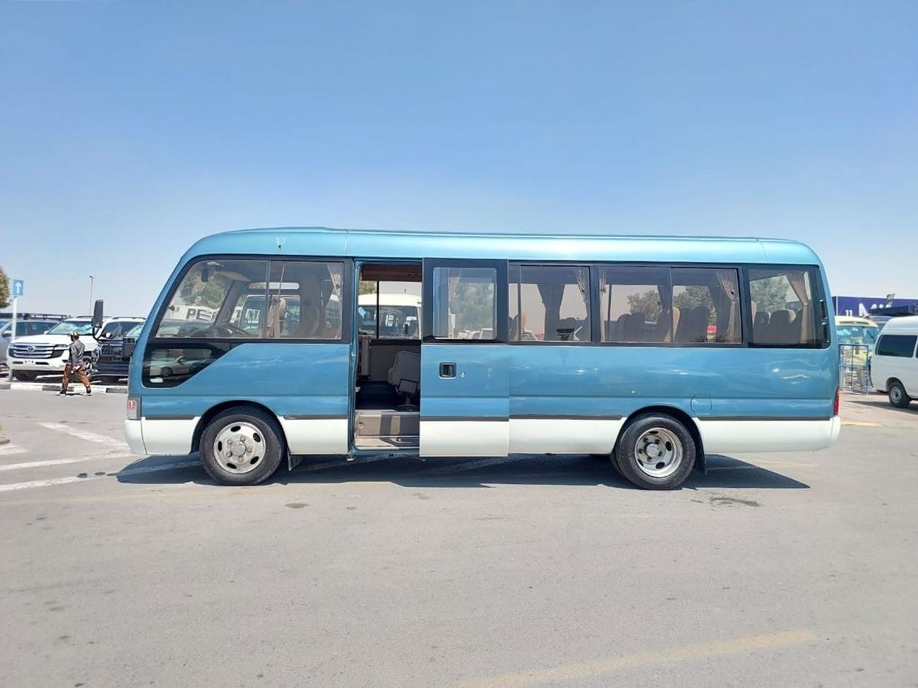 Toyota Coaster TOYOTA COASTER BUS RHD 1998 MODEL 4.2 L DIESEL AUTOMATIC(PM05001)