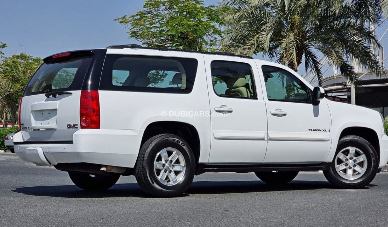GMC Yukon XL-8 Cly-5.3L-Low Kilometer driven-Orginal Paint- Very well maintained and Perfect Condition