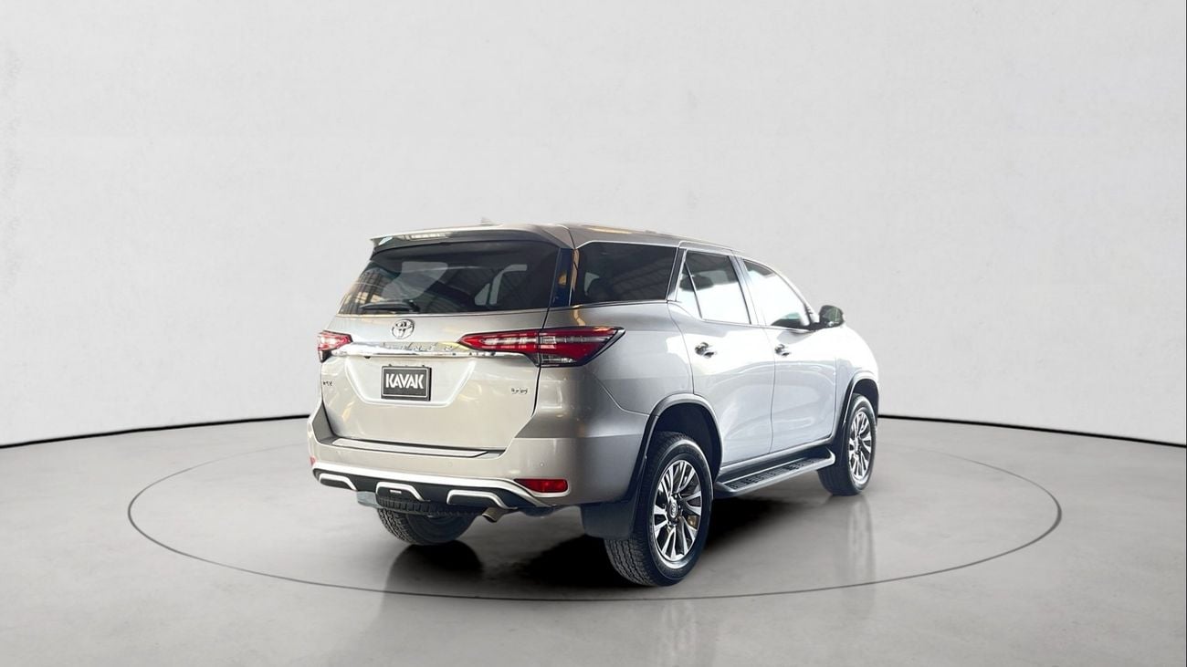 Toyota Fortuner 4.0 4WD AUTO 7STR VXR RA/RB | Guaranteed Warranty | 0 Down Payment