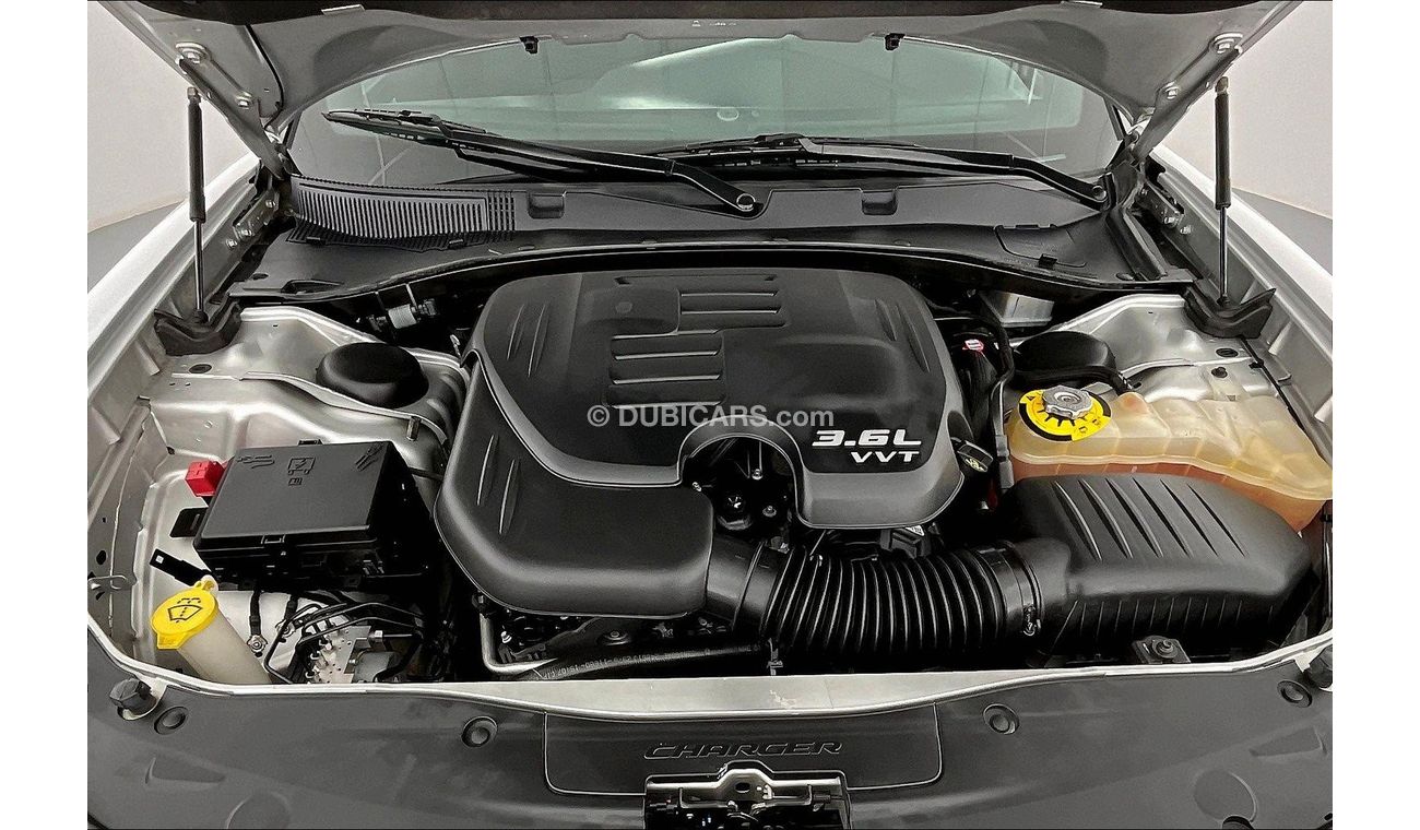 Dodge Charger SXT / SE