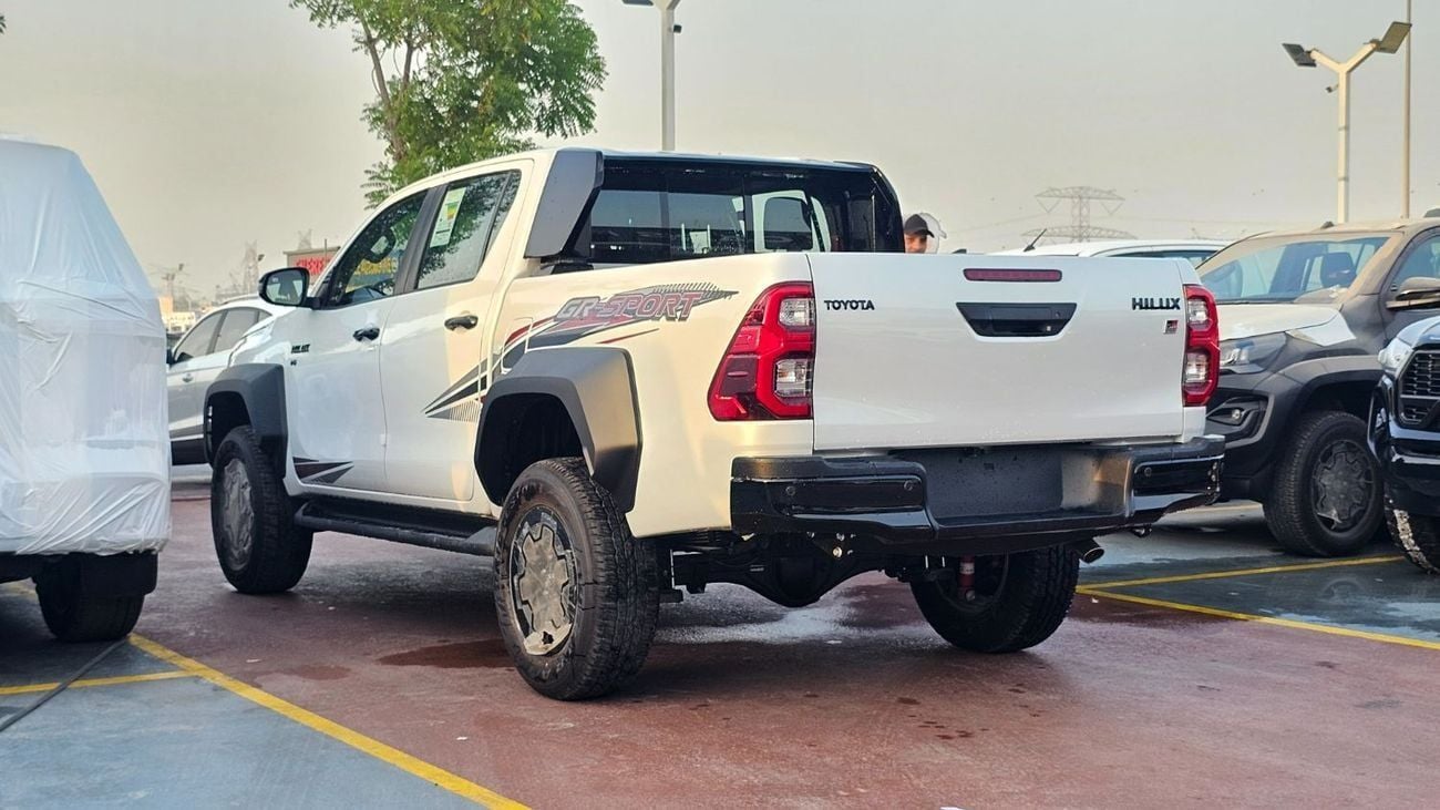 تويوتا هيلوكس GR SPORT OMANI 2026/2026YM PEARL ARTIC WHITE COMPRESSOR-REAR VIEW DIGITAL MIRROR-NAVIGATION