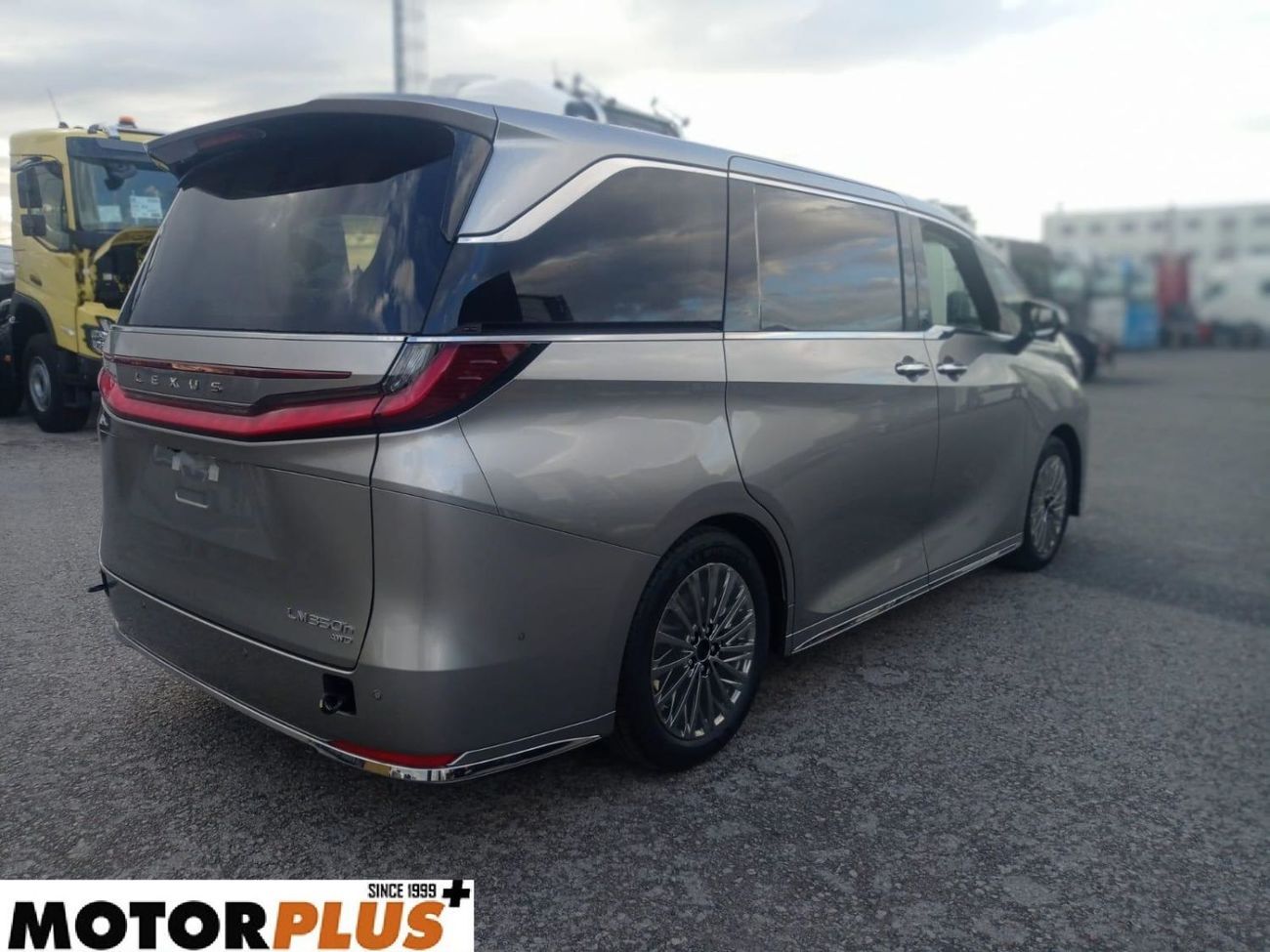 لكزس LM 350h Hybrid 4 Seater 2025 - Ready Stock!