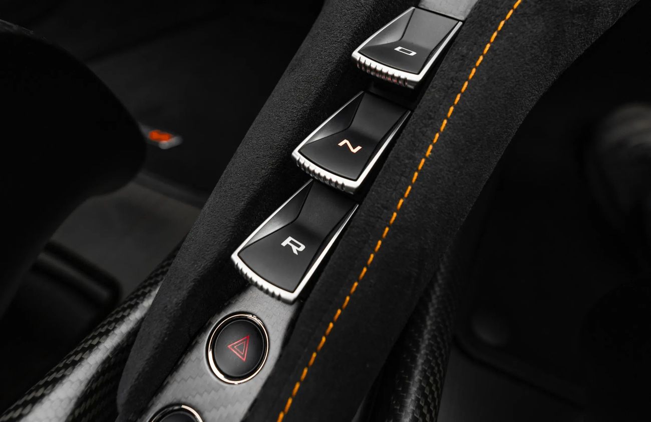 مكلارين 765LT 4.0L twin-turbocharged 8 Cylinder Engine