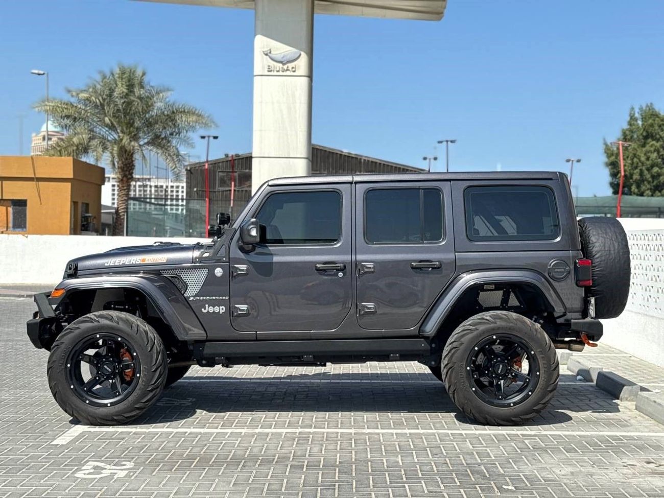 Jeep Wrangler Unlimited Sport 3.6L A/T