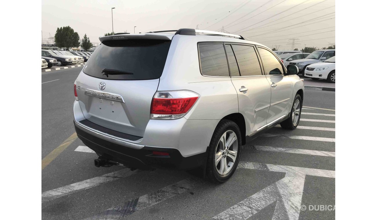 Toyota Highlander FULL OPTIONS WITH LEATHER SEAT, PUSH START AND SUNROOF