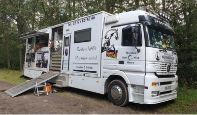 Mercedes-Benz Actros HORSE TRUCK TRANSPORTER 8 HEADS