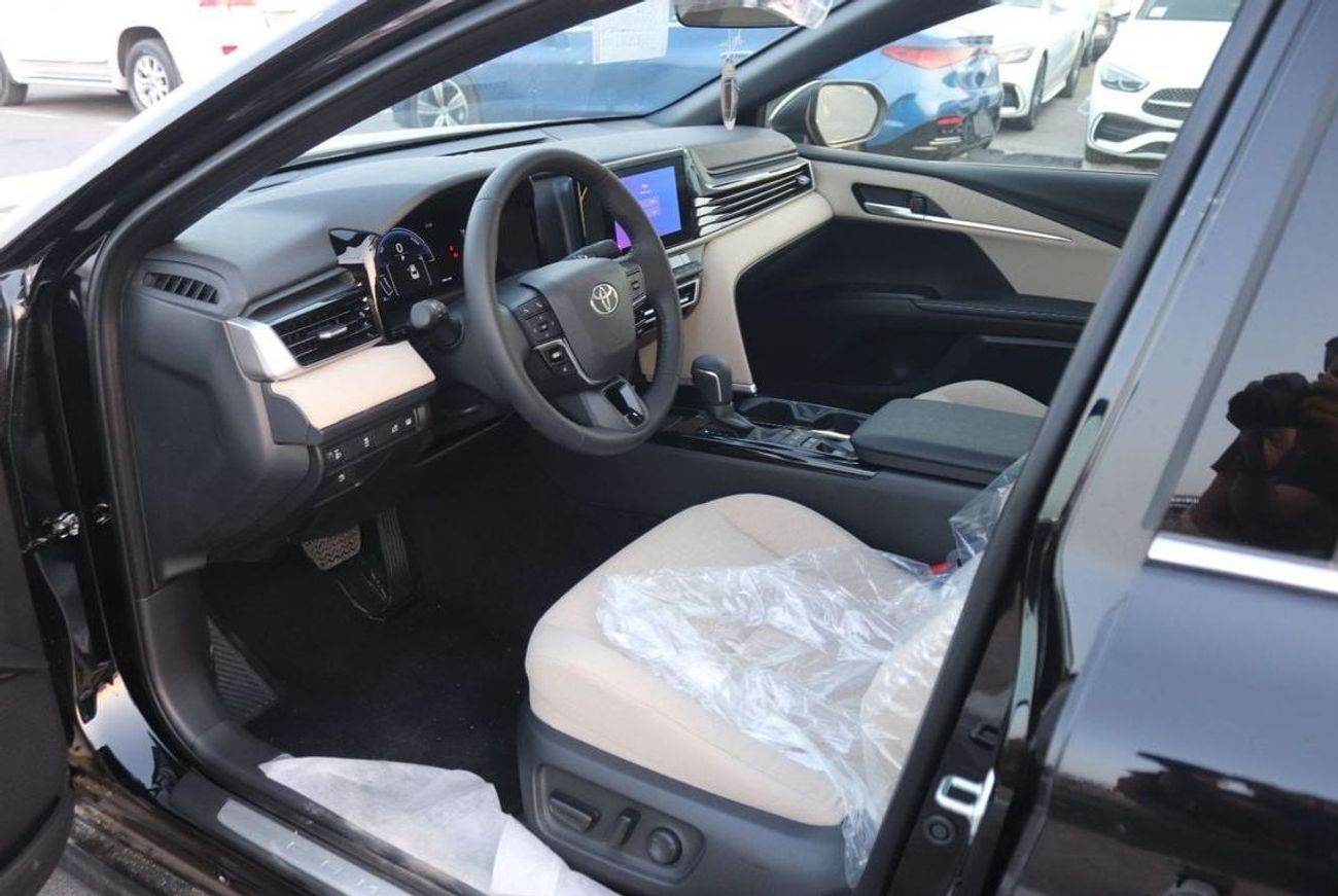 Toyota Camry 2.5LE, KEYLESS ENTRY,PUSH START, PANORAMIC ROOF, ALLOY WHEELS, MODEL 2025