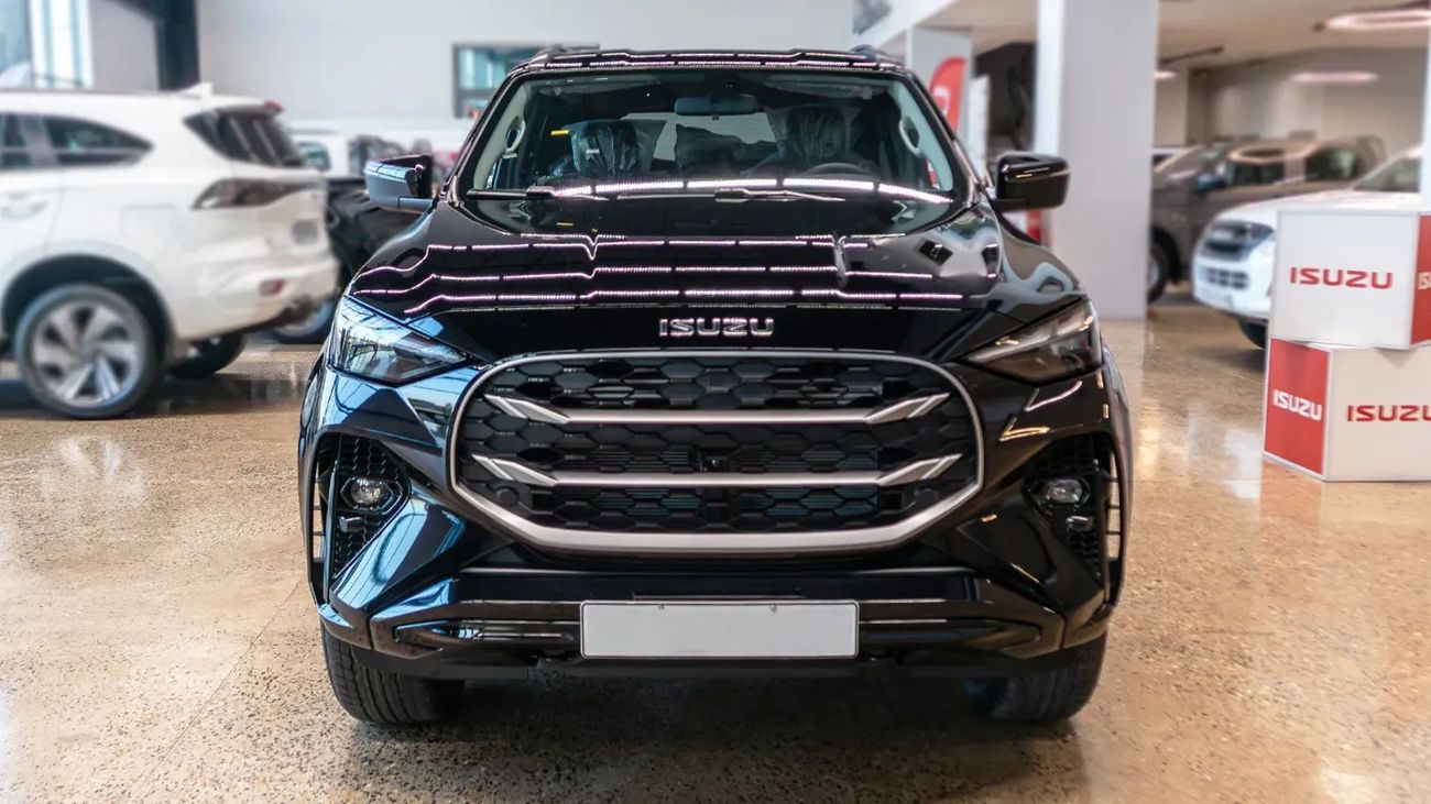 إيسوزو MU X ISUZU/MU-X/MUX02 1.9L 4X4 AT RBD Full Option 7STR