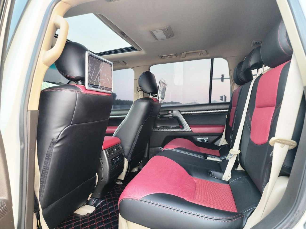 تويوتا لاند كروزر GX.R V8 upgrade 2022