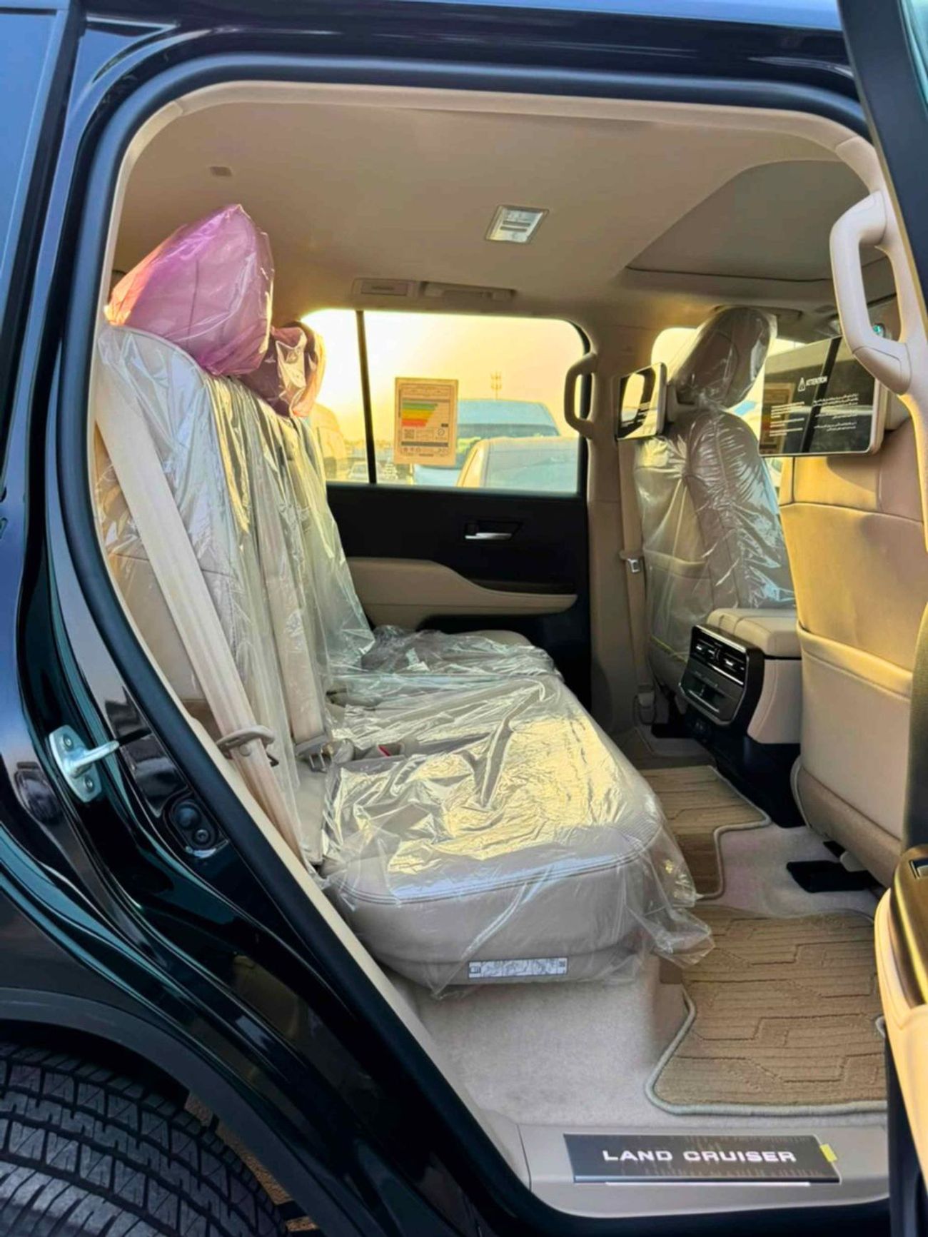 Toyota Land Cruiser GXR MID OPTION || 4.0L PETROL V6 | SUNROOF | LEATHER WITH PWR SEATS | REAR ENTERTAINMENT SCREEN (COD