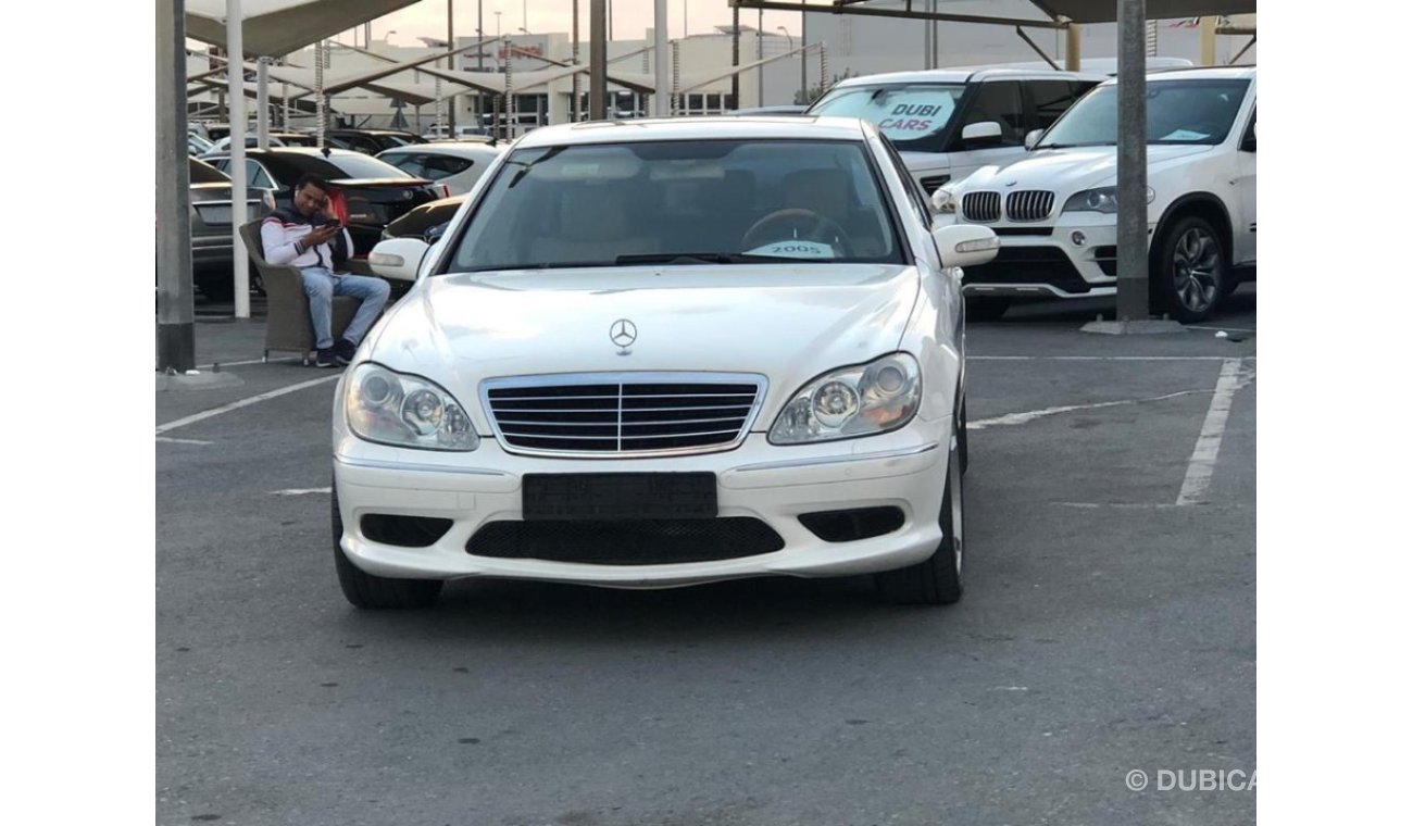 مرسيدس بنز S 350 موديل 2005 خليجي فل مواصفات كراسي جلد ومثبت سرعه وتحكم كهربي كامل ونظام صوت ممتاز وكاميرا خلفيه ومدخ