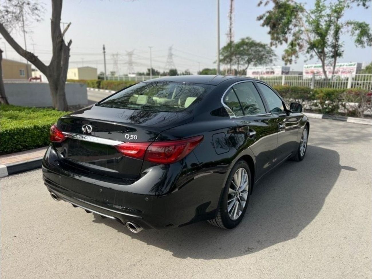 Infiniti Q50 Luxe 3.0L