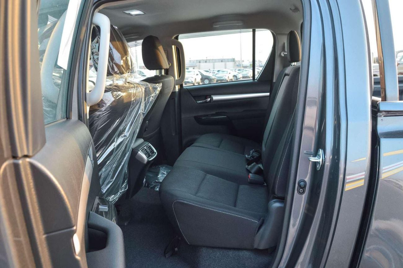 تويوتا هيلوكس SR5 2.4L 4WD DIESEL PICKUP 2026