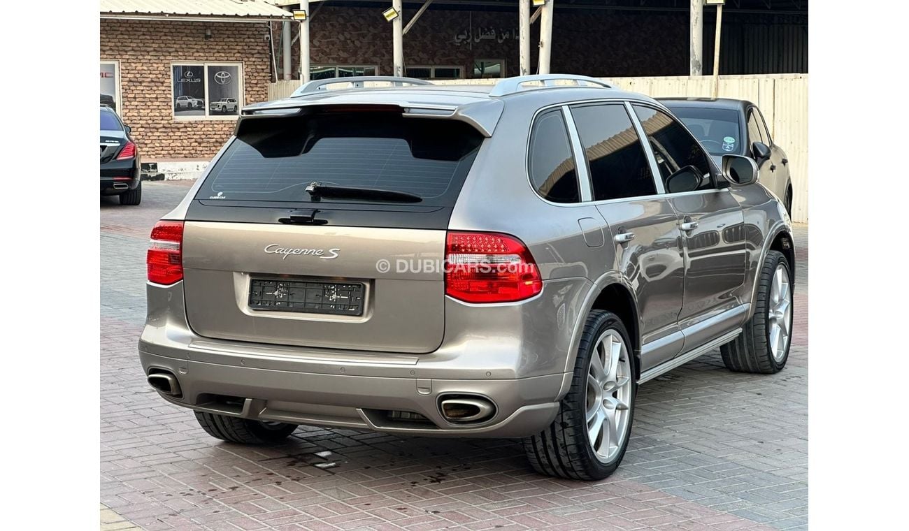 Porsche Cayenne Porsche Cayenne S 8 cylinder Model: 2009 Mileage : 160,000 K.M Price : 23,000 dirhams Gulf specifica