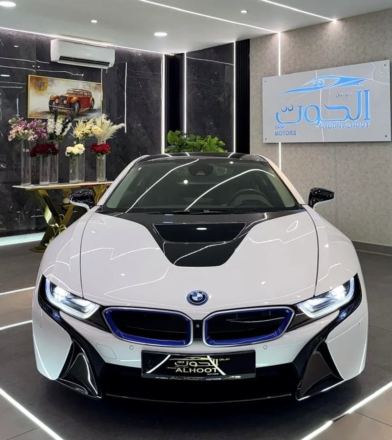 بي أم دبليو i8 ELITE || GCC II FULLY LOADED || ACCIDENT FREE || VERY LOW MILEAGE || F.S.H