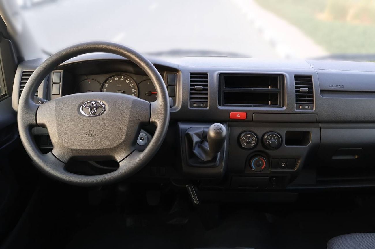 Toyota Hiace DLS - STD ROOF