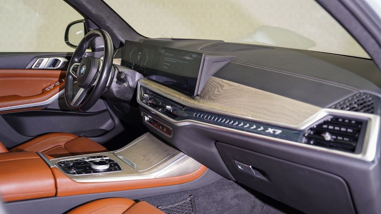 BMW X7 XDrive40i 3.0L | AED 4,913 PM | Warranty Aug-2026 | GCC