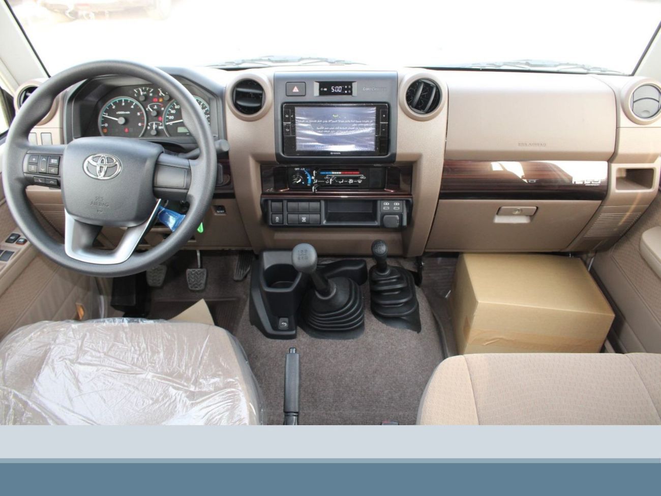 Toyota Land Cruiser 70 ECT0031 - Toyota LC76 Hardtop 5 Doors - 2.8L Diesel Manual White