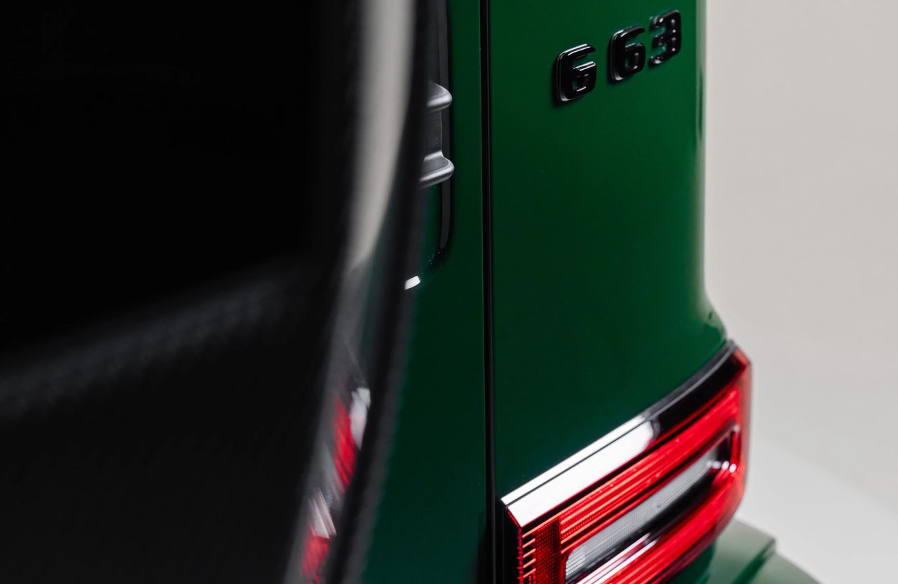 Mercedes-Benz G 63 AMG 4.0L V8 Twin-Turbocharged Engine + eMotor