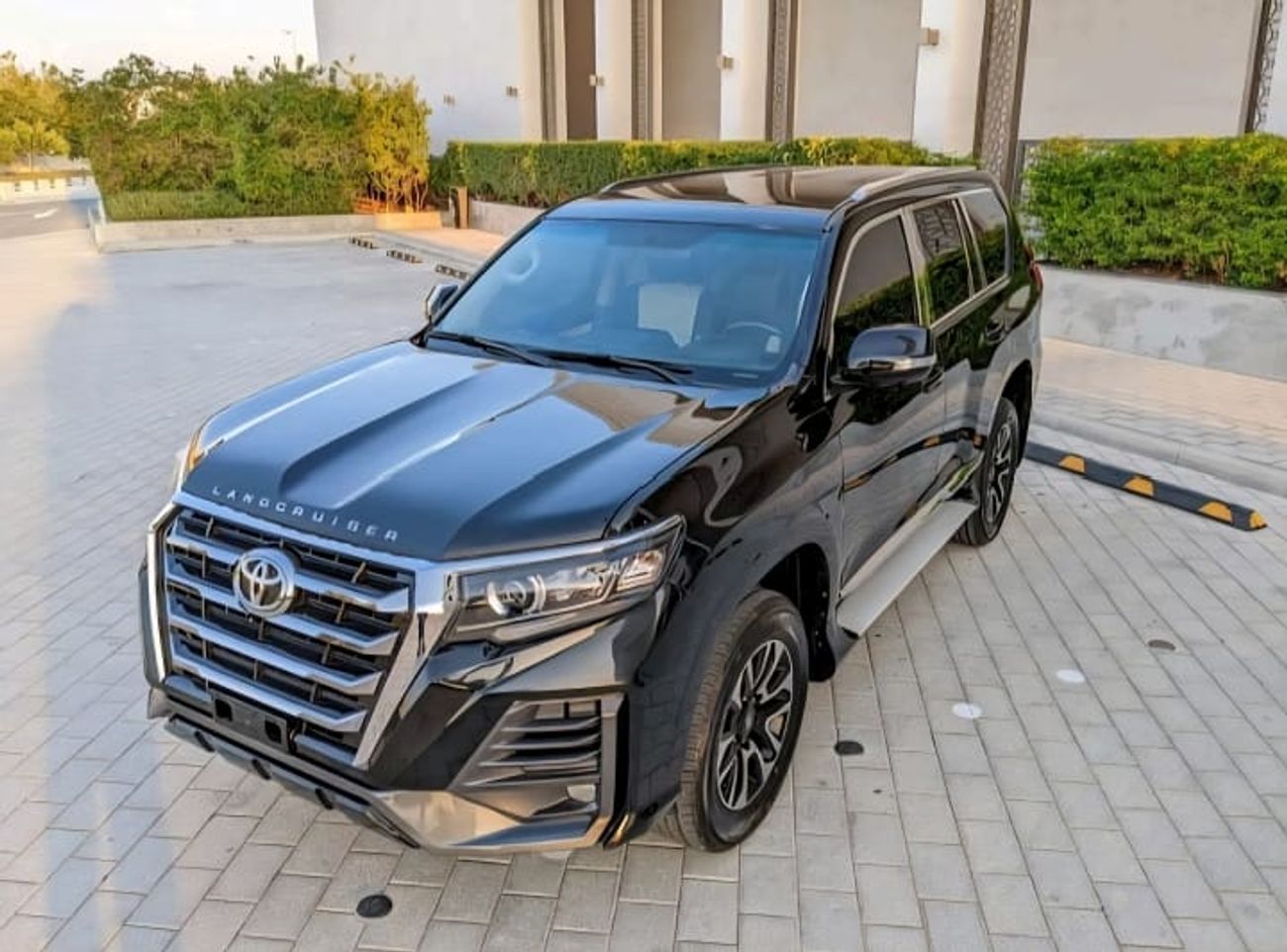 تويوتا برادو TX-L 4.0L LHD-AUTOMATIC-PETROL-4WD-7 SEATS-5 DOORS