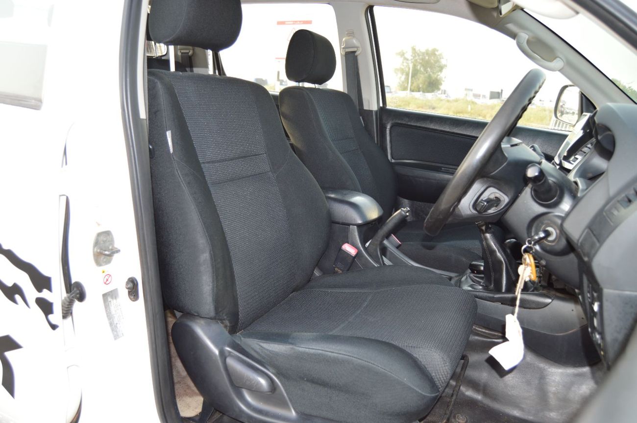 تويوتا هيلوكس Double cabin, perfect inside and outside