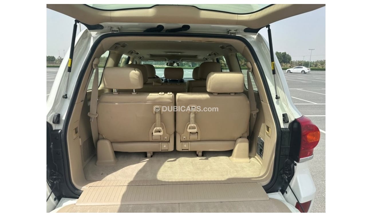 Toyota Land Cruiser MODEL 2014 GCC CAR PERFECT CONDITION INSIDE AND OUTSIDE