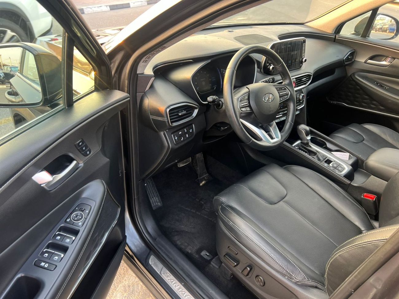 Hyundai Santa Fe 2020 Hyundai Santafe Limited  Panoramic View  - 360* 5 CAM- 2.4L V4 - AWD 4x4 -With Radar & Sensor -