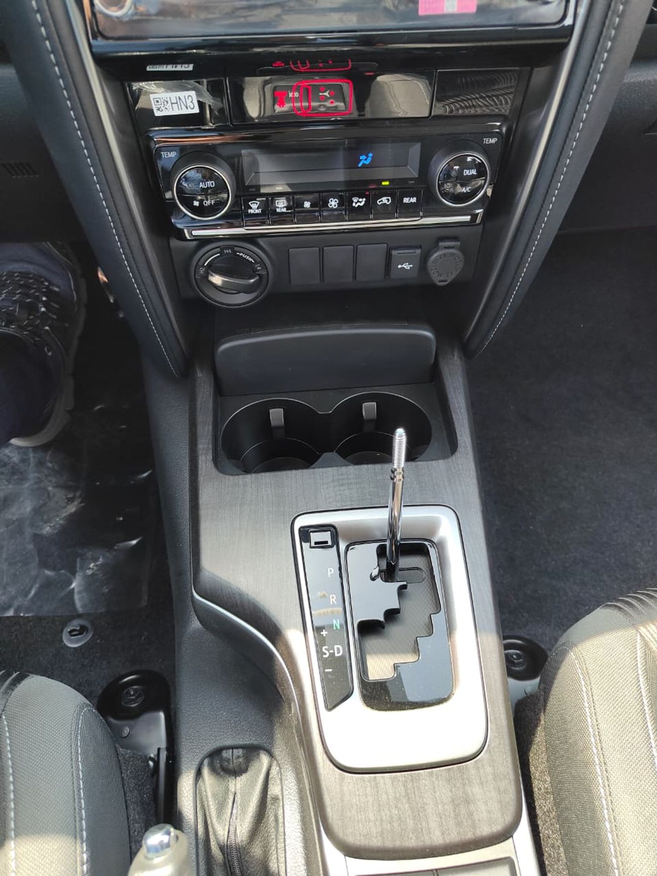 Toyota Fortuner 2025 Toyota Fortuner SR5 Mid-Option 7-Seater 2.7L 4-Cyl Petrol A/T 4x4 Only For Africa